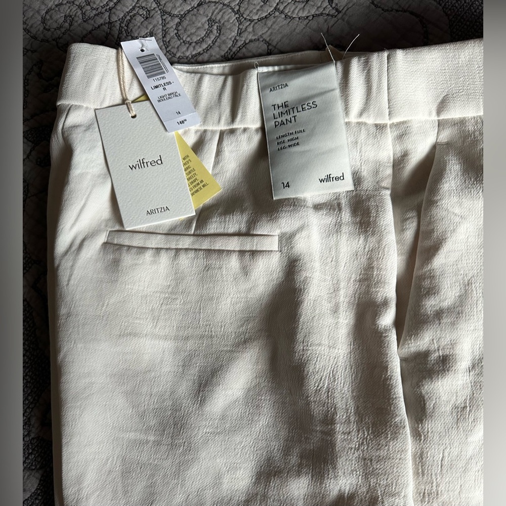 NWT Aritzia Wilfred Limitless full length/wide leg Crepette Pant in Light Birth - Picture 2 of 7